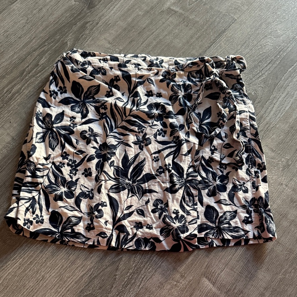 Faherty Floral Black and White Women's Skirt